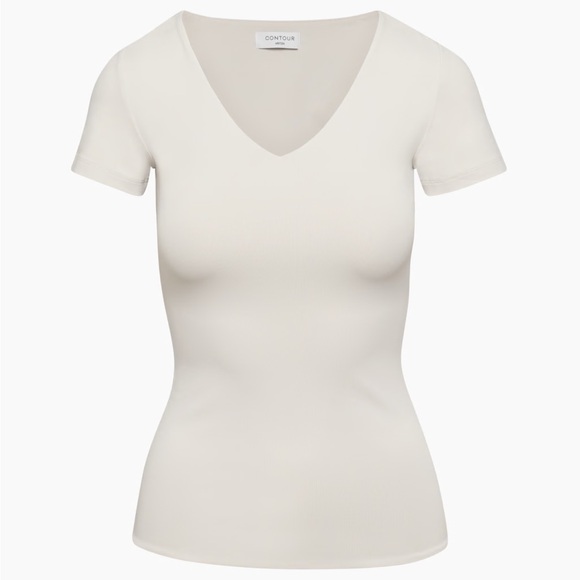 Like New Aritzia contour v neck short sleeve - Picture 3 of 3